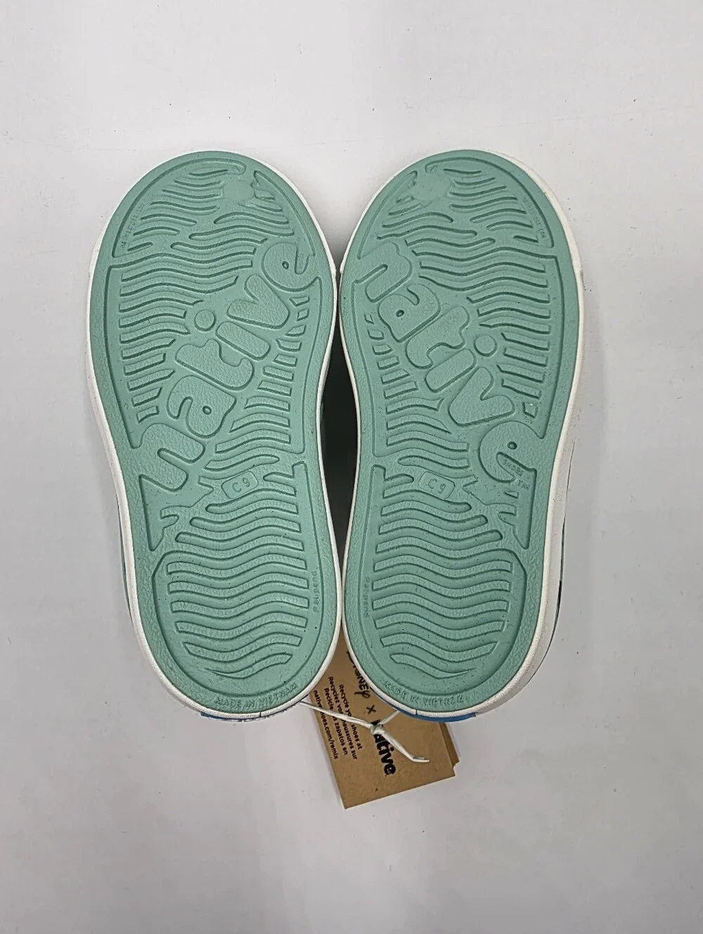 Native x Disney Mickey Mouse shoes size 9